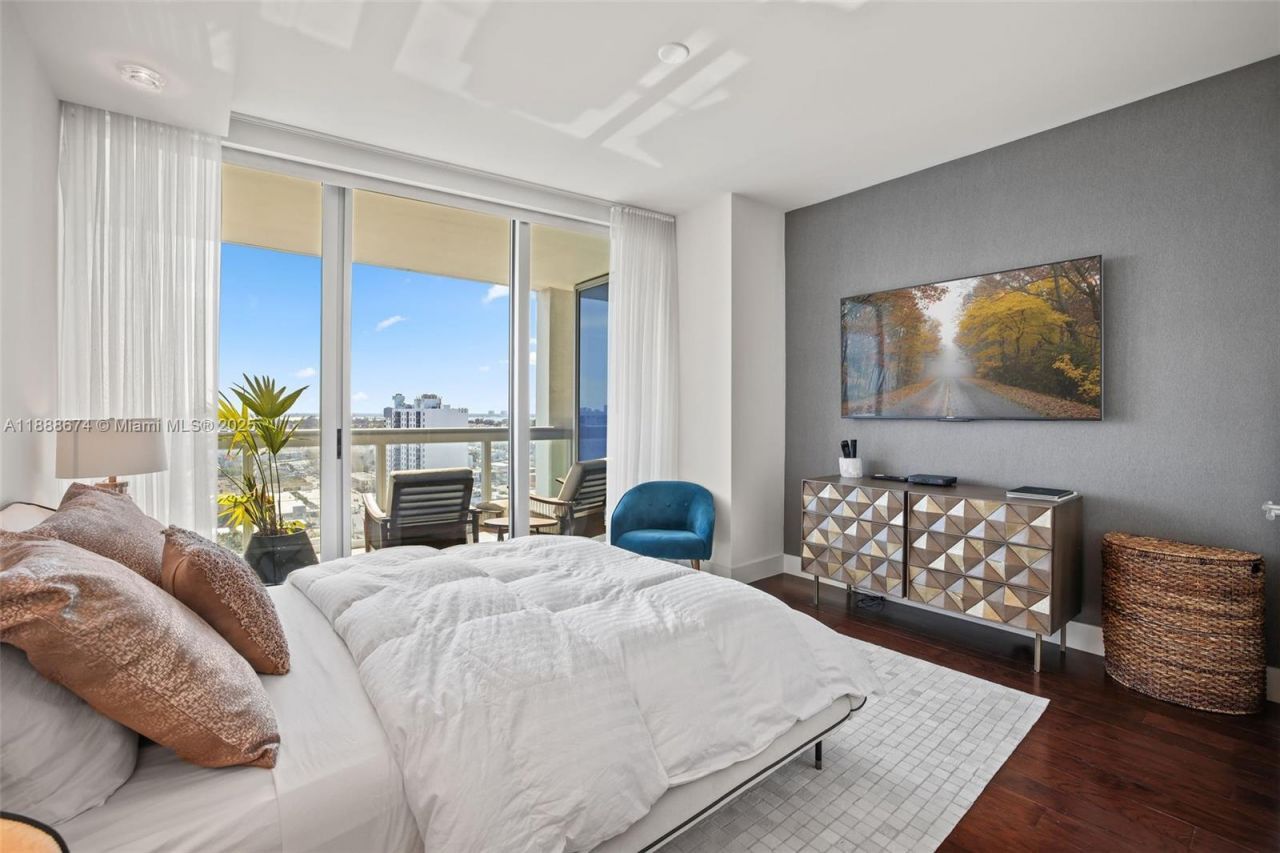 6899 Collins Ave, Unit 1610, Miami Beach, FL 33141 Photo