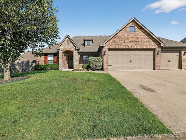 9307 N 95th Avenue E, Owasso, OK 74055