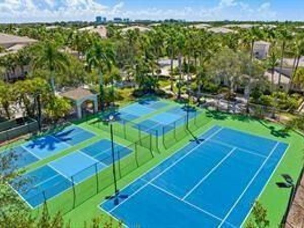 2807 Veronia Drive, Unit 106, Palm Beach Gardens, FL 33410