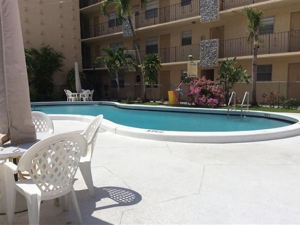 2145 Pierce St, Unit 101, Hollywood, FL 33020