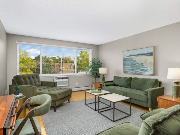 2700 W 44th Street, Unit 401, Minneapolis, MN 55410