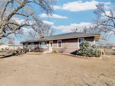 24511 S State Route K Highway, East Lynne, MO 64743