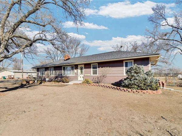 24511 S State Route K Highway, East Lynne, MO 64743