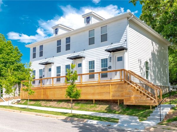 2286 W Stone Street, Fayetteville, AR 72701