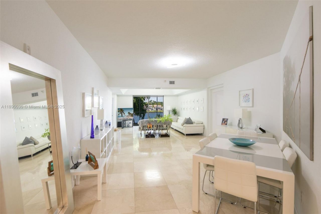 10700 NW 66th St, Unit 207, Doral, FL 33178 Photo