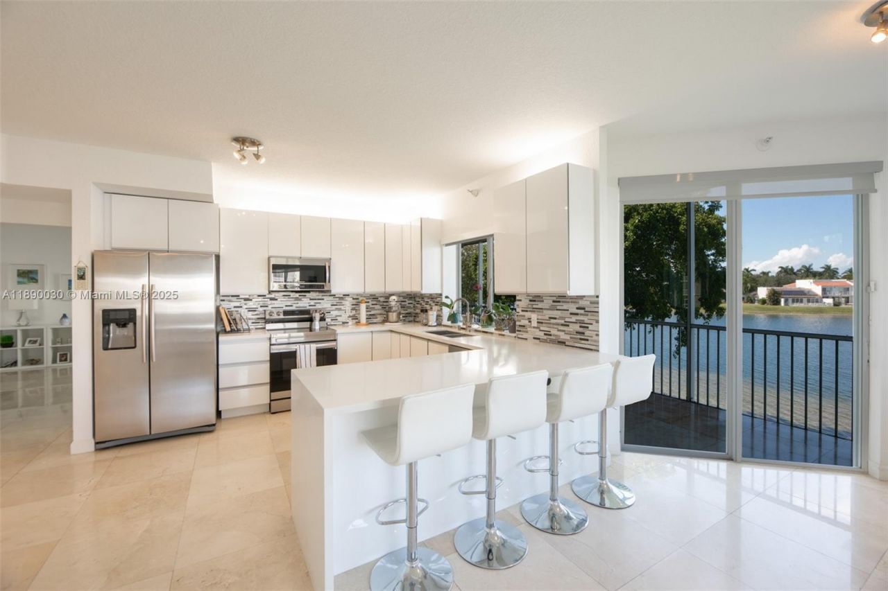 10700 NW 66th St, Unit 207, Doral, FL 33178 Photo