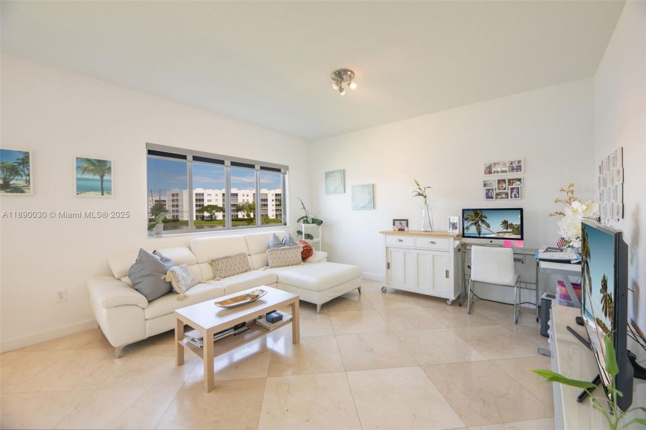 10700 NW 66th St, Unit 207, Doral, FL 33178 Photo