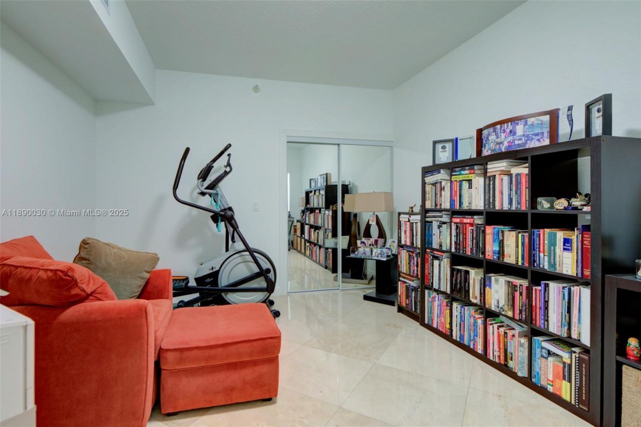 10700 NW 66th St, Unit 207, Doral, FL 33178 Photo