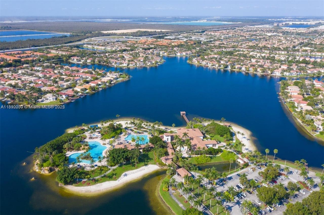 10700 NW 66th St, Unit 207, Doral, FL 33178 Photo