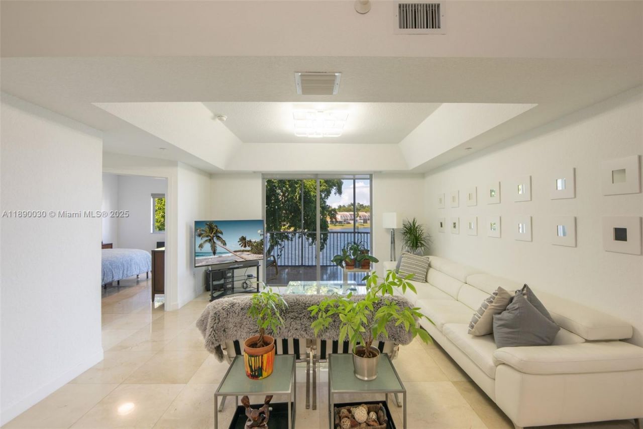 10700 NW 66th St, Unit 207, Doral, FL 33178 Photo