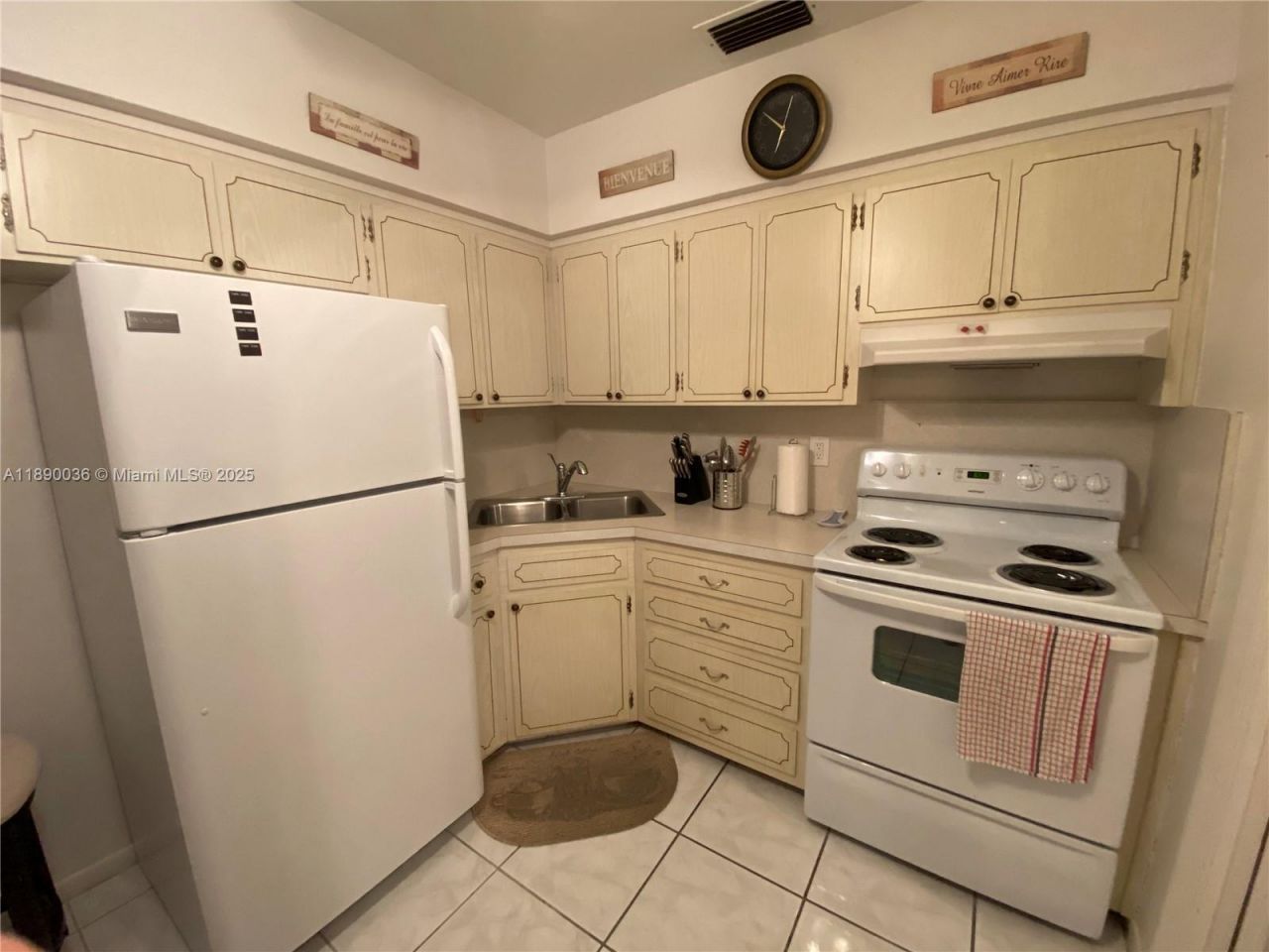 1050 Atlantic Shores Blvd, Unit 204, Hallandale Beach, FL 33009 Photo