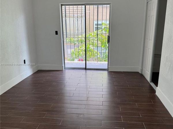 6625 W 4th Ave, Unit 204, Hialeah, FL 33012