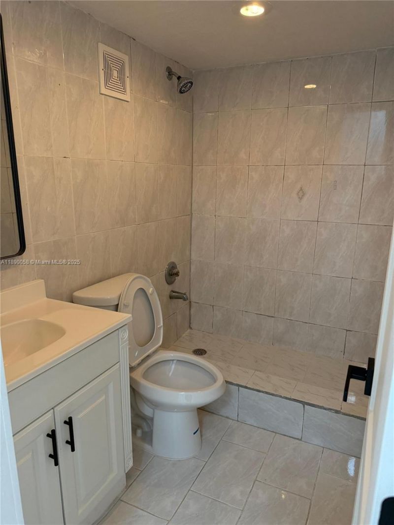 6625 W 4th Ave, Unit 204, Hialeah, FL 33012 Photo