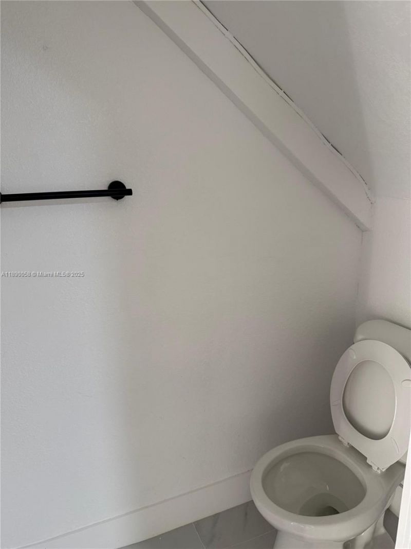 6625 W 4th Ave, Unit 204, Hialeah, FL 33012 Photo