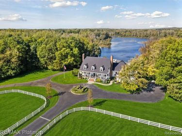 3304 OUTBACK Trail, Putnam Twp, MI 48169