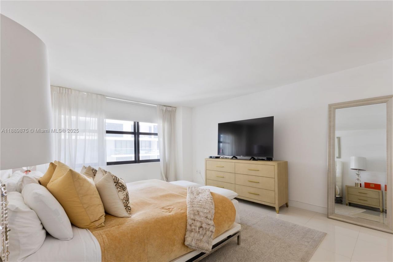 9801 Collins Ave, Unit 20V, Bal Harbour, FL 33154 Photo