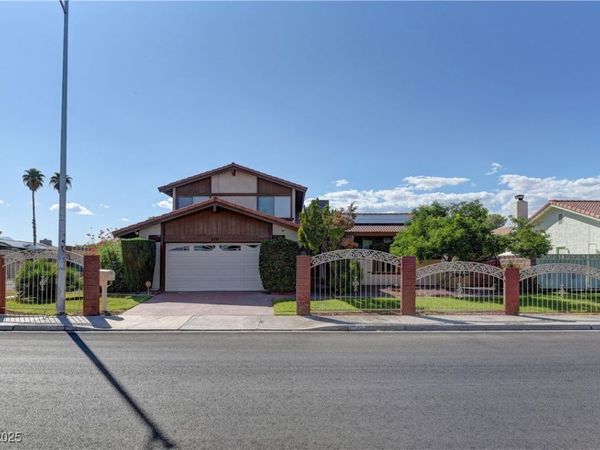 3751 El Camino Road, Las Vegas, NV 89103