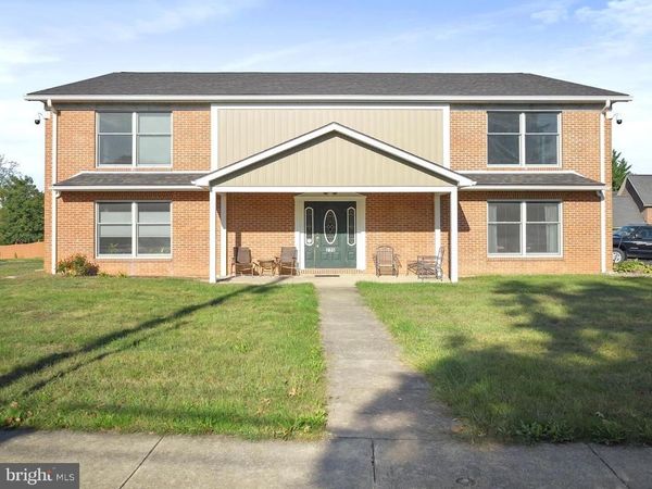 235 S RIDGE AVENUE, Unit B, GREENCASTLE, PA 17225