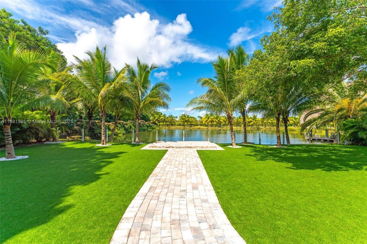 20701 SW 216th St, Miami, FL 33170 Photo