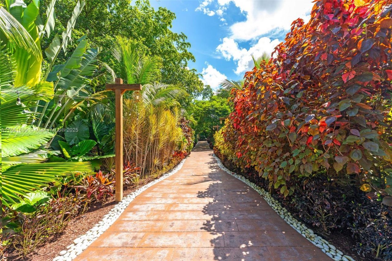 20701 SW 216th St, Miami, FL 33170 Photo