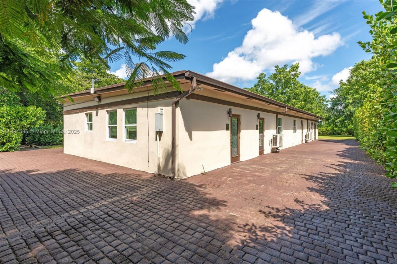 20701 SW 216th St, Miami, FL 33170 Photo