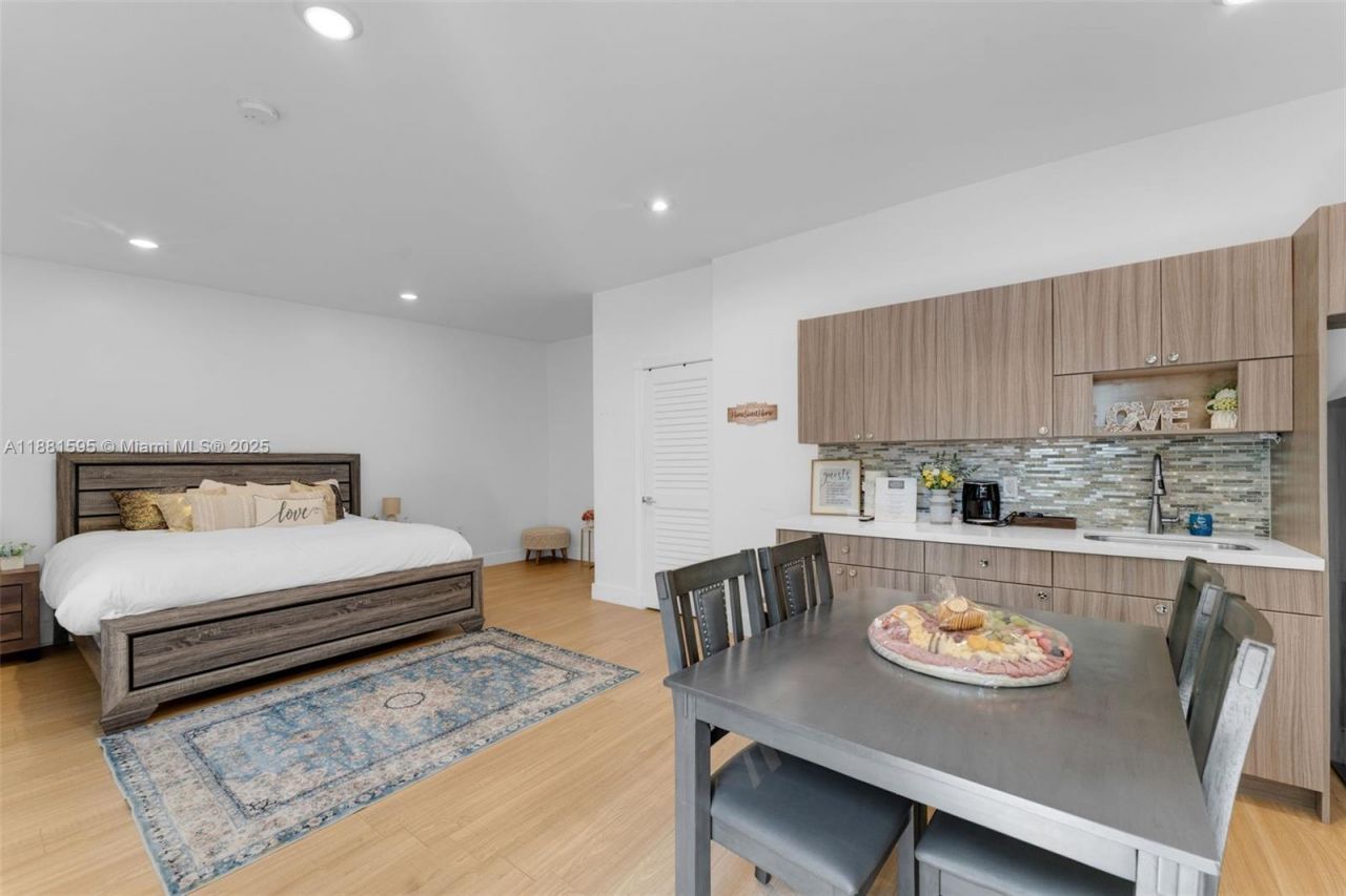 20701 SW 216th St, Miami, FL 33170 Photo