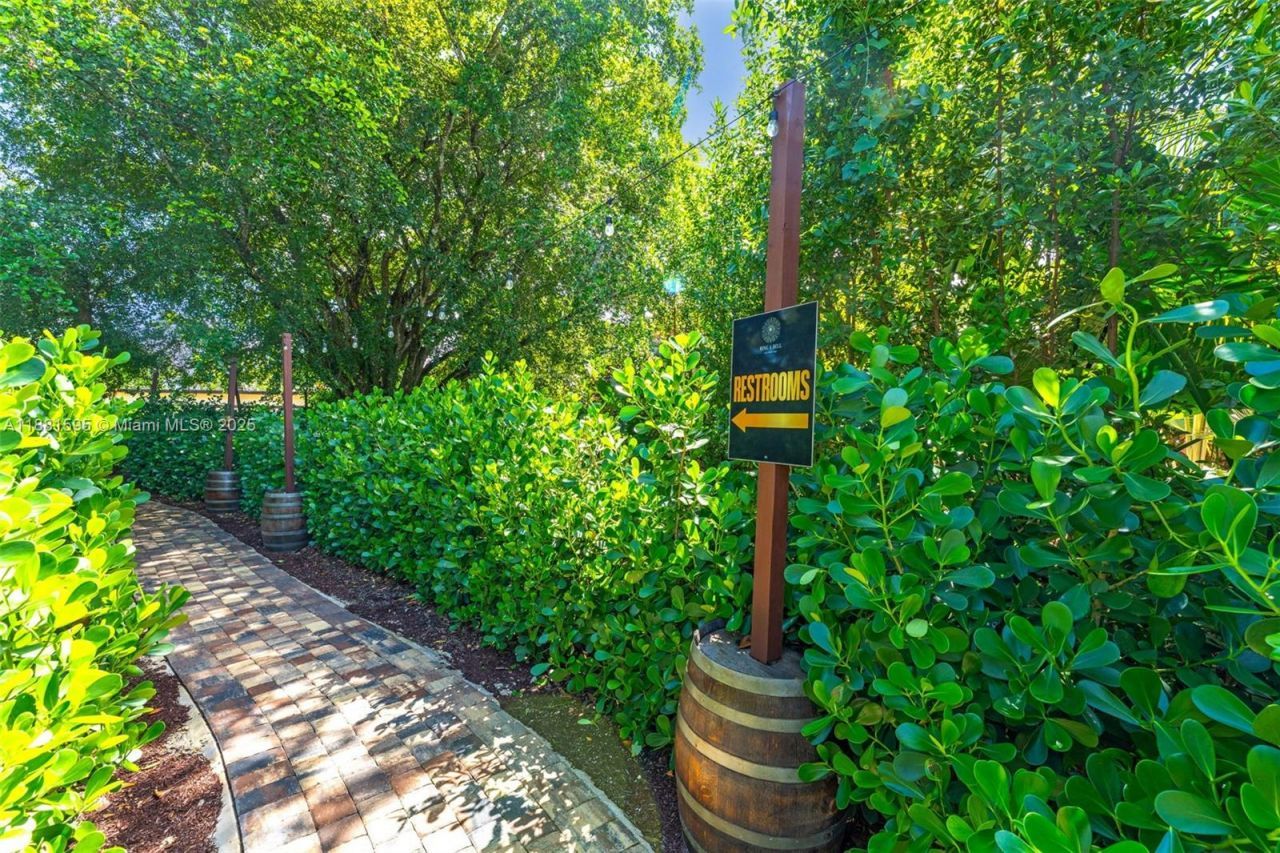 20701 SW 216th St, Miami, FL 33170 Photo