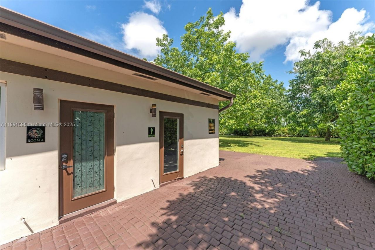 20701 SW 216th St, Miami, FL 33170 Photo