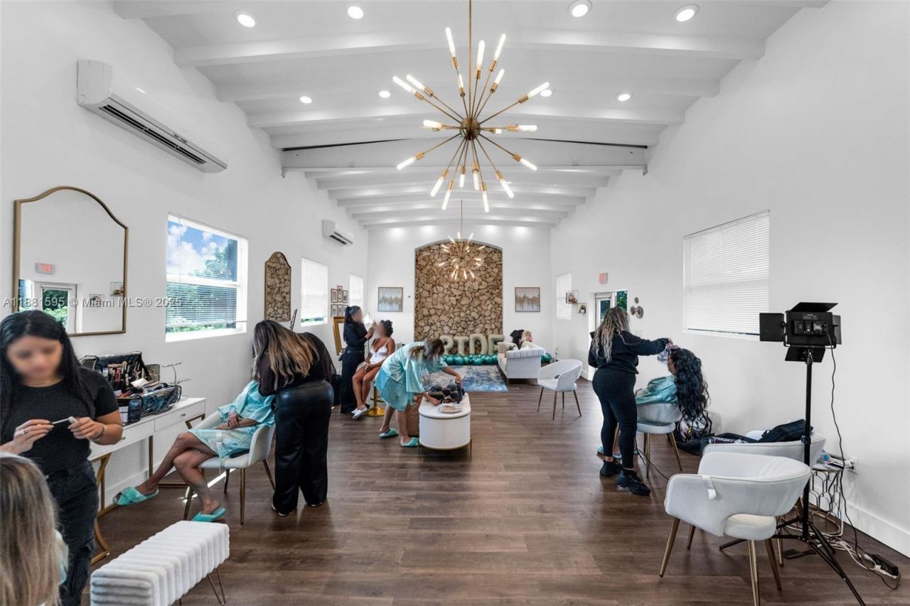 20701 SW 216th St, Miami, FL 33170 Photo