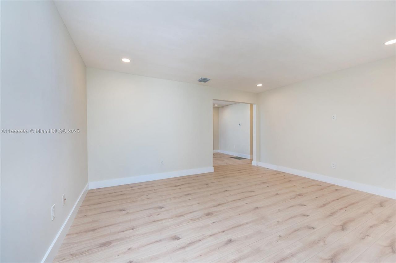 625 Miller Dr, Miami Springs, FL 33166 Photo