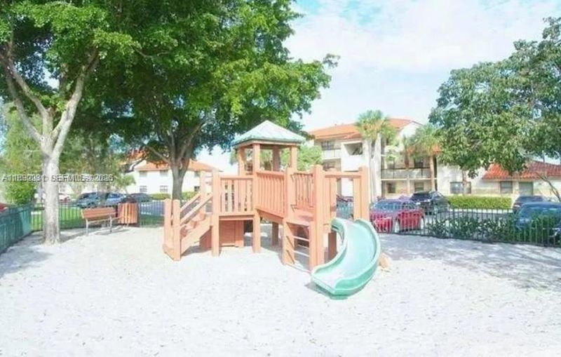 9937 Nob Hill Pl, Unit 1637, Sunrise, FL 33351 Photo