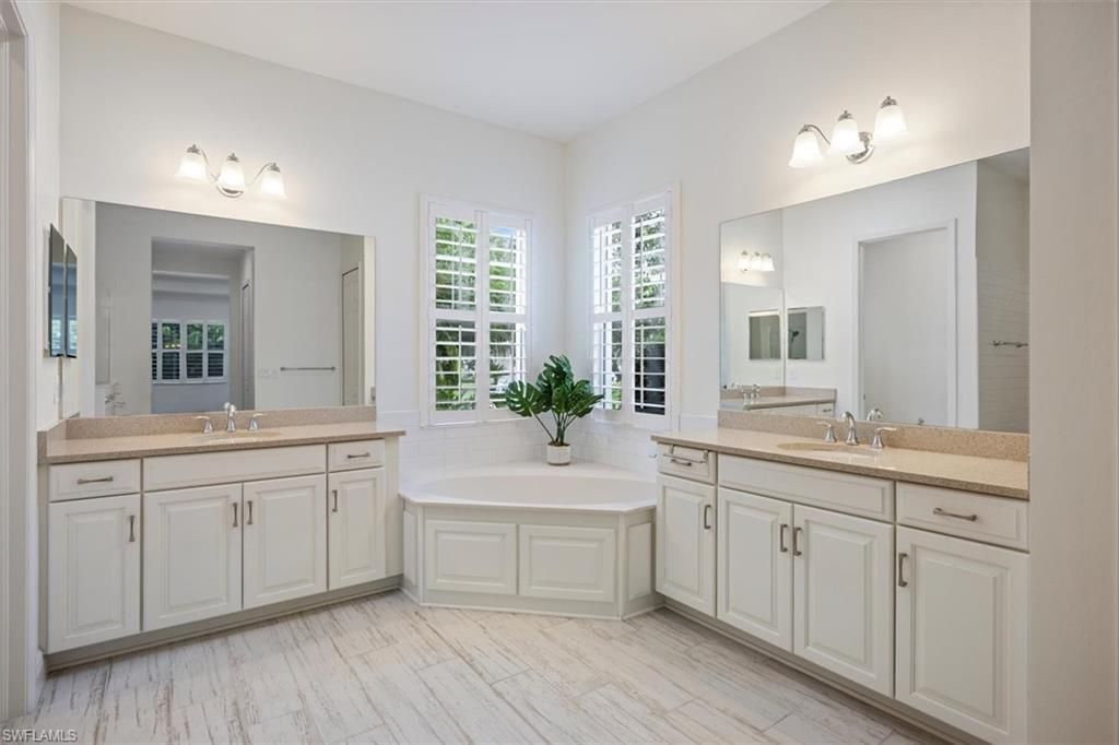 21555 Oaks Of Estero Cir, Estero, FL 33928 Photo