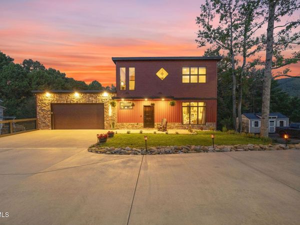 1505 Strawberry Lane, Johnson City, TN 37604