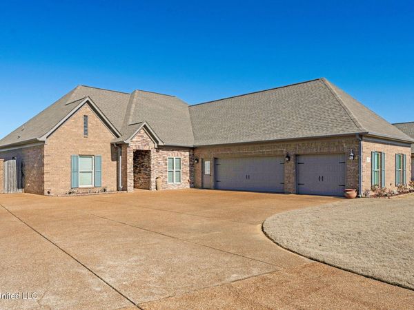 2190 Redbud Cove, Southaven, MS 38672