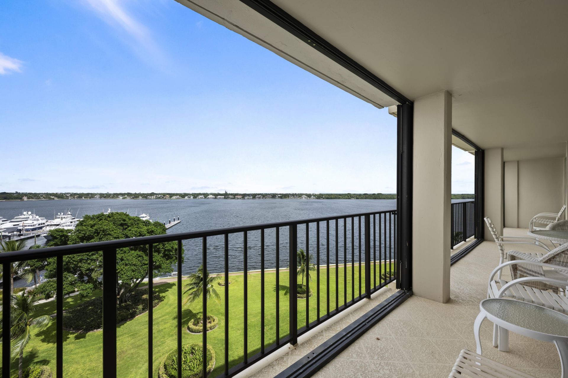 134 Lakeshore Drive, Unit 814, North Palm Beach, FL 33408 Photo