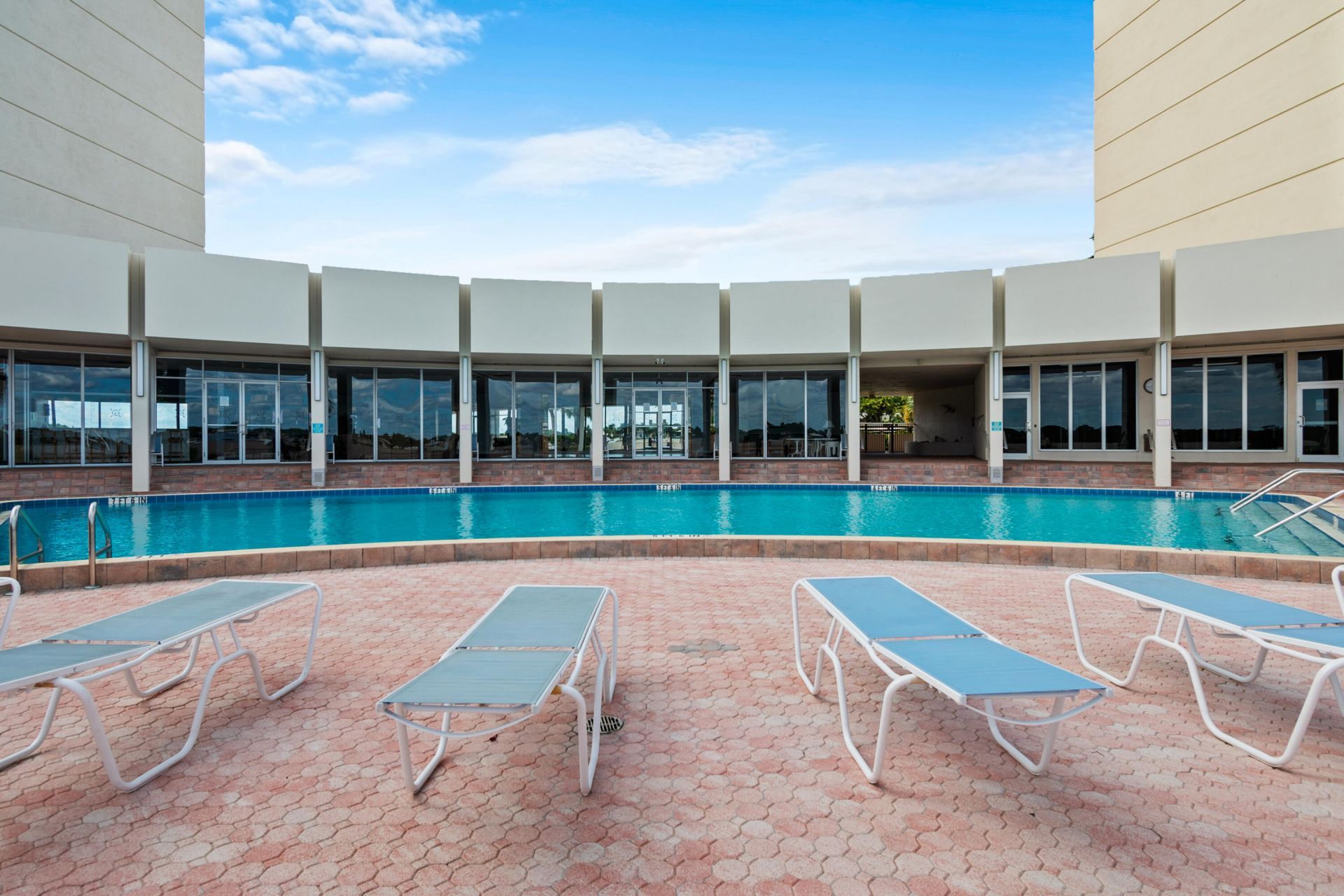 134 Lakeshore Drive, Unit 814, North Palm Beach, FL 33408 Photo