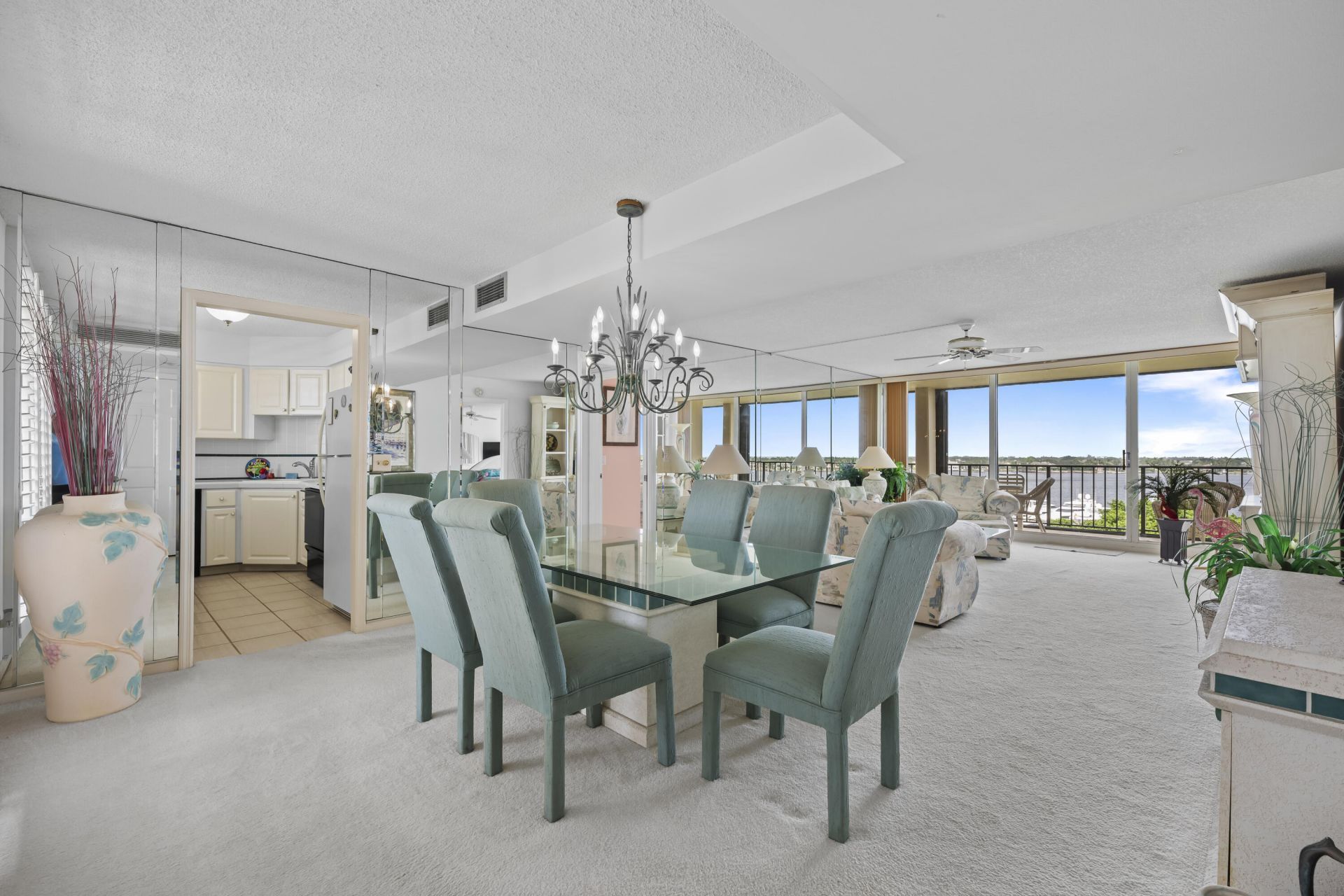 134 Lakeshore Drive, Unit 814, North Palm Beach, FL 33408 Photo