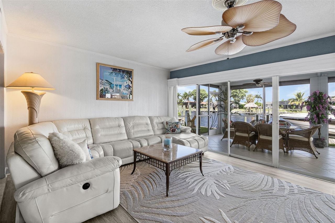 1935 SE 36th Terrace, Cape Coral, FL 33904 Photo