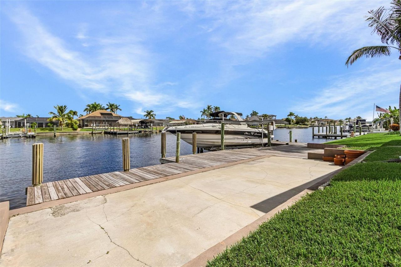 1935 SE 36th Terrace, Cape Coral, FL 33904 Photo