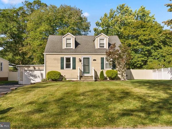 227 PRINCETON AVENUE, HAMILTON, NJ 08619