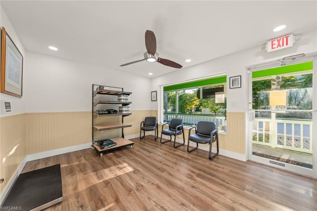 1640 Periwinkle Way, Unit 3, Sanibel, FL 33957 Photo