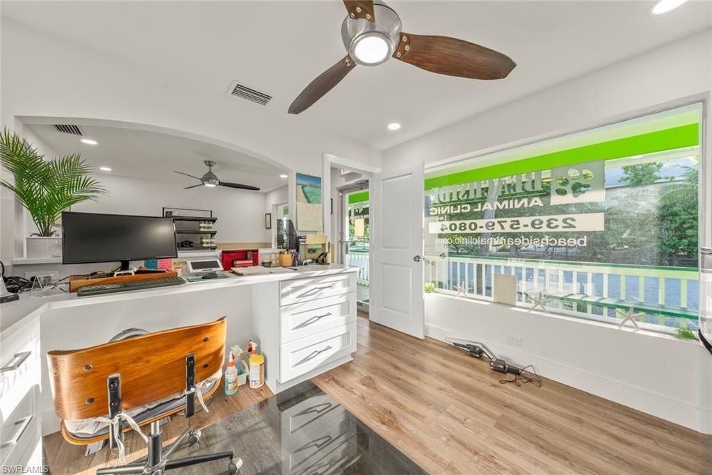 1640 Periwinkle Way, Unit 3, Sanibel, FL 33957 Photo