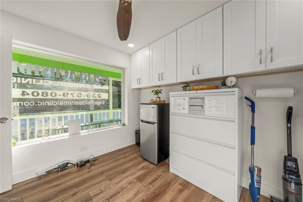 1640 Periwinkle Way, Unit 3, Sanibel, FL 33957 Photo