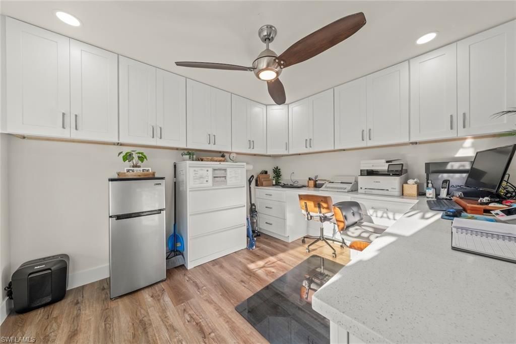 1640 Periwinkle Way, Unit 3, Sanibel, FL 33957 Photo