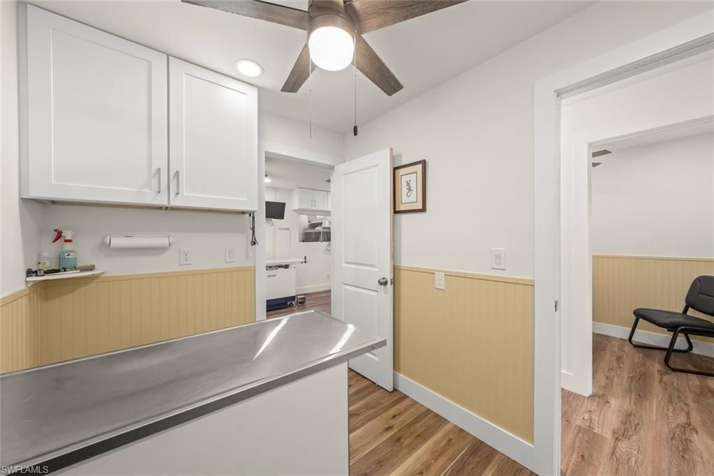 1640 Periwinkle Way, Unit 3, Sanibel, FL 33957 Photo