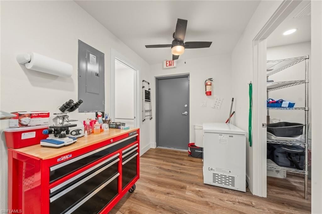 1640 Periwinkle Way, Unit 3, Sanibel, FL 33957 Photo