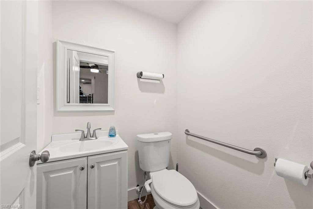 1640 Periwinkle Way, Unit 3, Sanibel, FL 33957 Photo