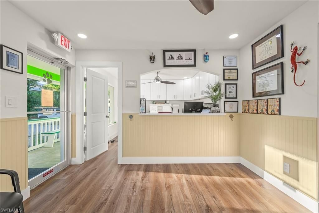 1640 Periwinkle Way, Unit 3, Sanibel, FL 33957 Photo