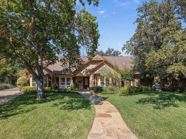 4400 Summercrest Court, Fort Worth, TX 76109