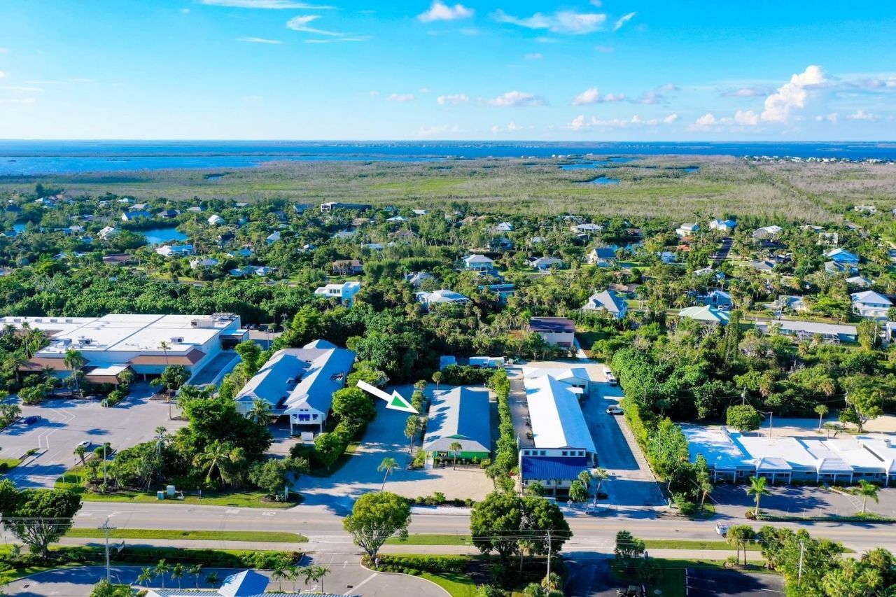 1640 Periwinkle Way, Unit 3, Sanibel, FL 33957 Photo